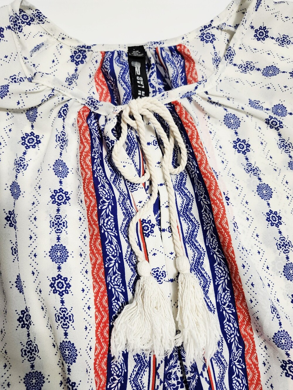 Design Lab Lord & Taylor White Boho Blouse with Navy & Red Print size M - Picture 10 of 13